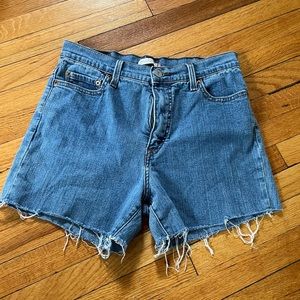 levi’s 512 distressed denim shorts